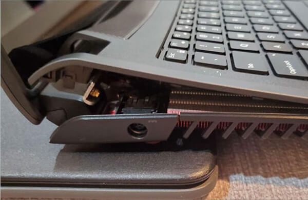 Cách khắc phục laptop bị gãy bản lề nhanh