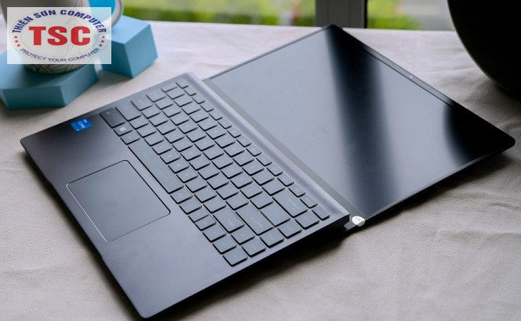 Bản lề 180 độ giúp cho laptop có thể mở rộng 180 độ