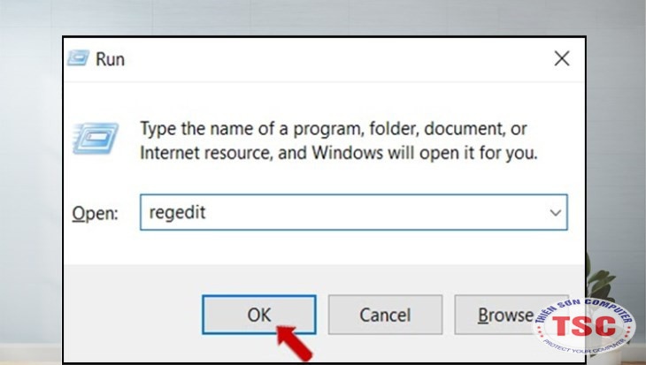 Mở hộp thoại Run bằng cách nhấn Windows + R > Gõ Regedit rồi nhân Enter để mở Registry Editor.
